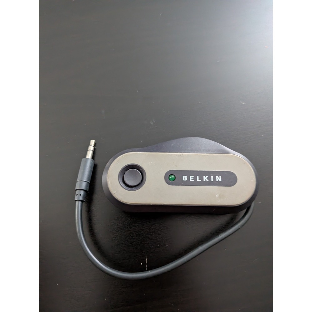 Belkin TuneCast Mobile FM Transmitter F8V3677 for MP3 CD Etc 3.5mm